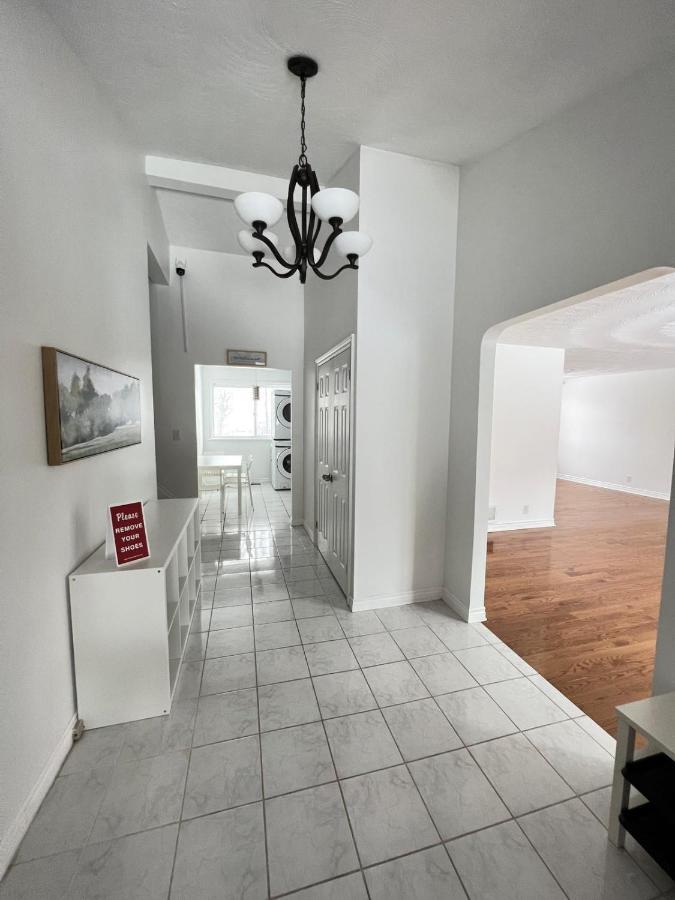 Letitia Heights !E Spacious And Quiet Private Bedroom With Private Bathroom Barrie Buitenkant foto